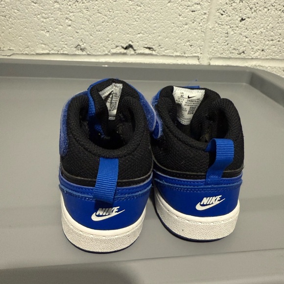 Nike sneakers size 8C toddler - Picture 3 of 5